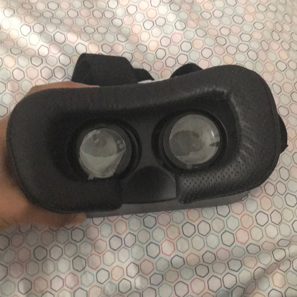 Virtual reality head set - Picture 5 of 9
